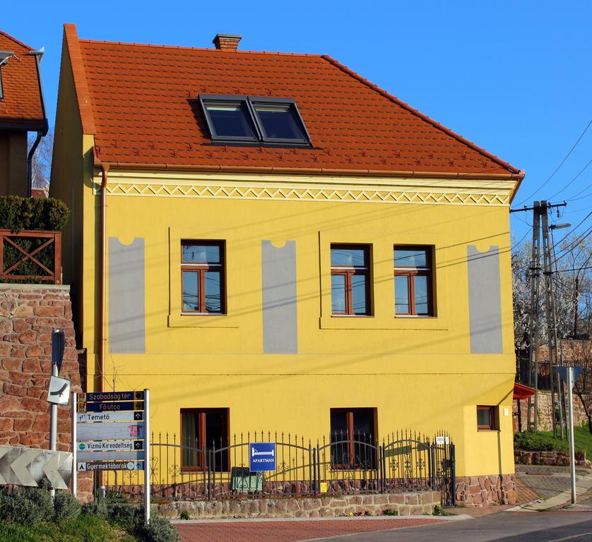 Vöröskő Apartman Alsóörs Exterior foto